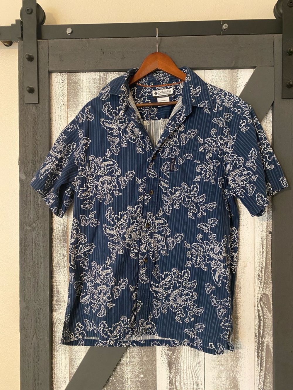 Columbia Navy Blue Floral Short-Sleeve Button-Down Shirt